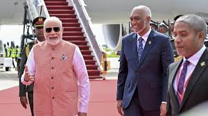 पीएम मोदी पहुंचे मालदीव, राष्ट्रपति मुइज्जू ने कुछ यूं किया स्वागत
