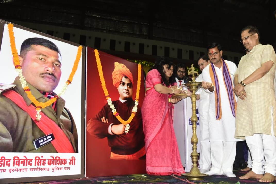 शिक्षा से दूर होता है जीवन का अंधकार : केन्द्रीय मंत्री तोखन साहू