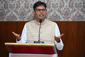 पेंशनरों के लिए बड़ी सौगात, अब घर बैठे बना सकेंगे जीवन प्रमाण पत्र