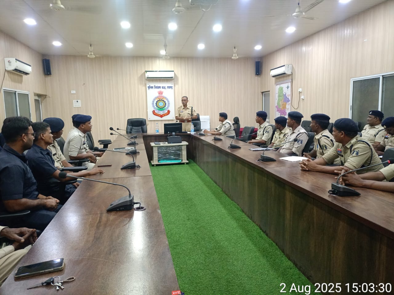 बैठक : डायल 112 स्टाफ के कार्य में अनुशासन, उत्तरदायित्व और सेवा भावना पर जोर — बैठक में डीएसपी सुशांतो बनर्जी ने दिए आवश्यक दिशा-निर्देश