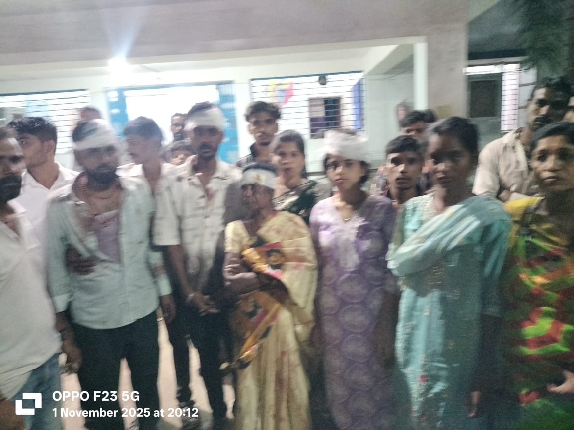 गौरी गौरा विसर्जन के दौरान पथराव,  लाठी ठंडे, व छडिया से घातक, हमला 14 लोग चोटिल
