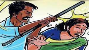 चिकन बनाने में देर की तो पति ने लाठी से पीटा, पत्नी जान बचाने 24 घंटे तक जंगल में छिपी रही