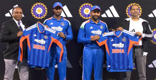 रोहित शर्मा ने भारतीय टी20 टीम की नई जर्सी की लॉन्च,वनडे मैच के दौरान फैंस ने देखी पहली झलक