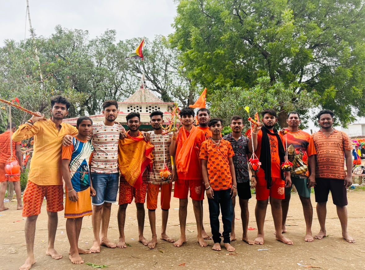 भाजपा युवा मोर्चा के उपाध्यक्ष ने युवाओं के साथ कांवड़ यात्रा निकाल पहुंचे सिरपुर