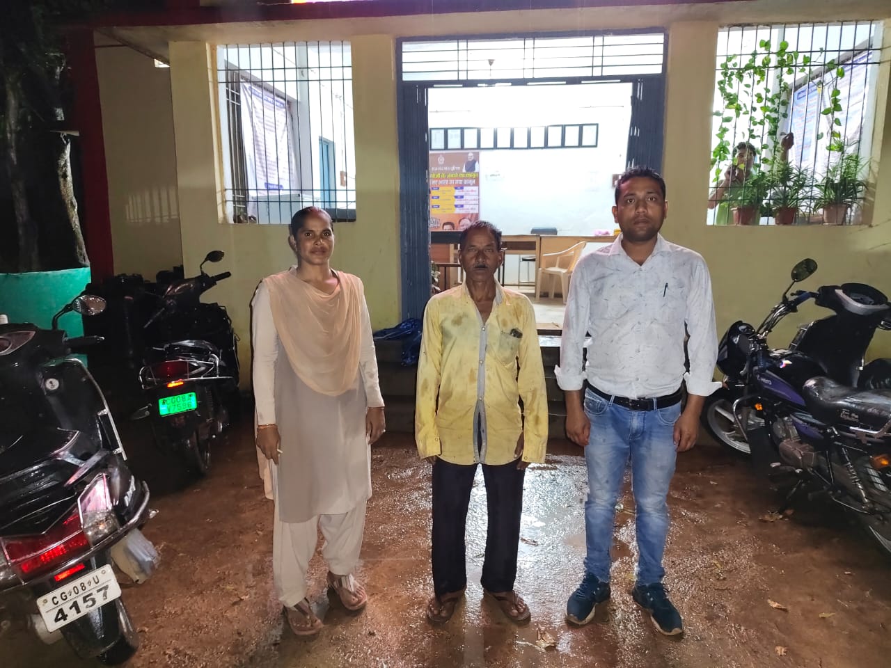 शराब पिलाने एवं चखना उपलब्ध  कराने वाले के विरूध्द धारा 36(सी) आबकारी एक्ट के तहत  कार्यवाही की गई 