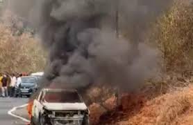 दंतेवाड़ा में चलती कार में अचानक लगी आग,मची अफरा-तफरी 