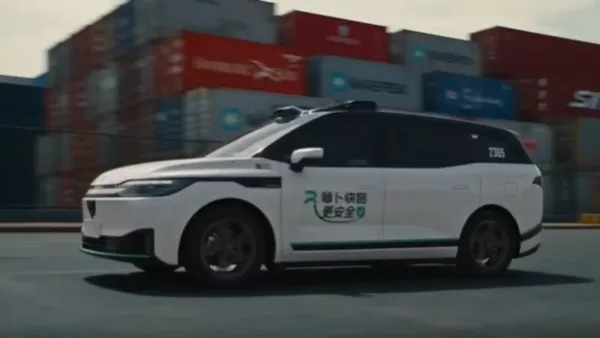 चीन की नई रोबोटैक्सी लॉन्च, बिना ड्राइवर AI सिस्टम संभालेगा पूरा सफर