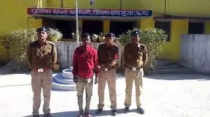 पत्नी की बेदम पिटाई कर हत्या करने वाला आरोपी पति पुलिस की गिरफ्त में 