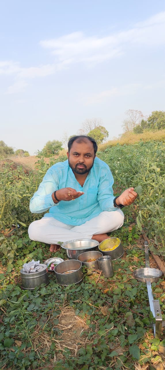 विमल साहू ने बोरे-बासी खाकर श्रमिकों को दिया सम्मान