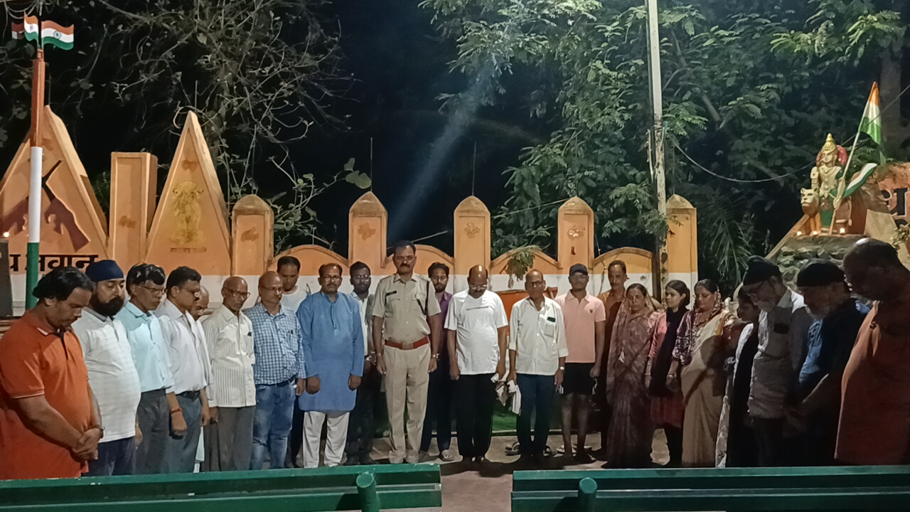 शहीद स्मारक समिति द्वारा अमर शहीद खगेंद्र कश्यप के शहादत दिवस मनाया गया