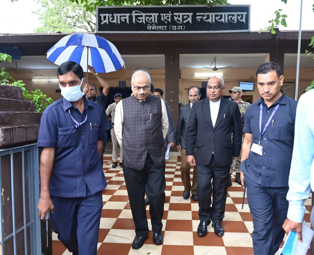 मुख्य न्यायाधीश रमेश सिन्हा द्वारा बेमेतरा एवं कवर्धा जिला न्यायालय का निरीक्षण, न्यायिक व्यवस्थाओं के सुधार पर दिया विशेष जोर