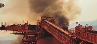  Dantewada News:NMDC प्लांट में देर रात भीषण आगजनी से करोड़ों रुपए के नुकसान 