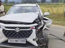 रायगढ़ में तेज रफ़्तार कार की चपेट में आने से एक महिला और दो युवकों की मौत 