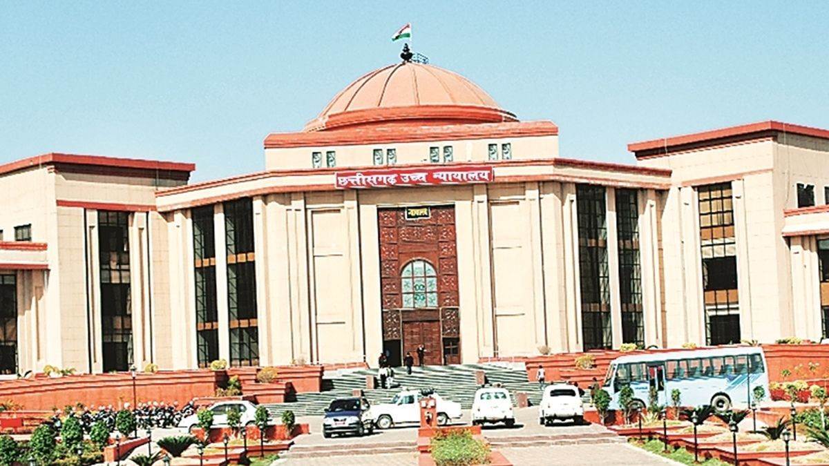 CGPSC में बड़े पैमाने पर गड़बड़ी का आरोप, चीफ जस्टिस ने पूछा- एक ही अधिकारी के चार-पांच रिश्तेदारों का कैसे हो सकता है चयन