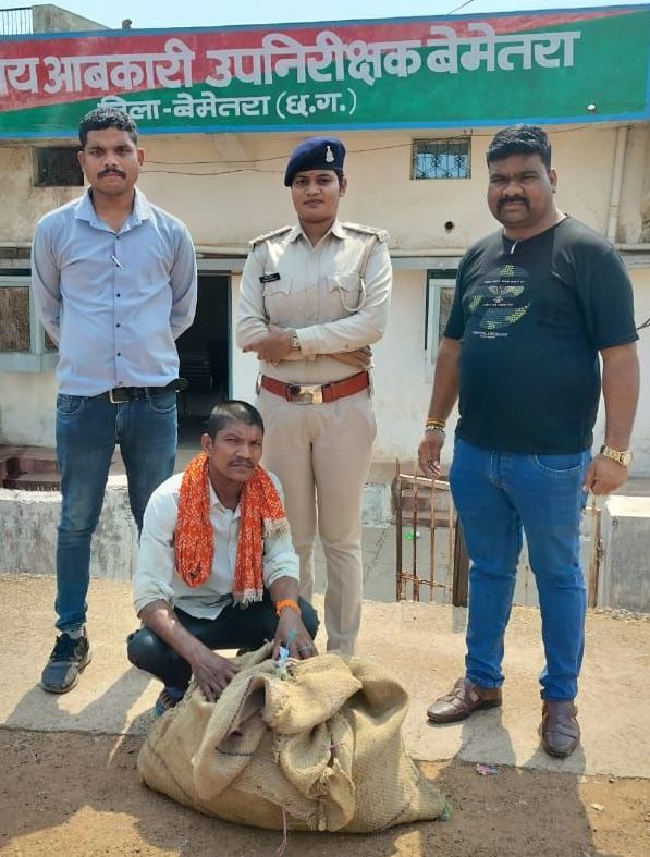 नकली होलोग्राम वाली शराब पकड़ा गया, आरोपी गिरफ्तार 