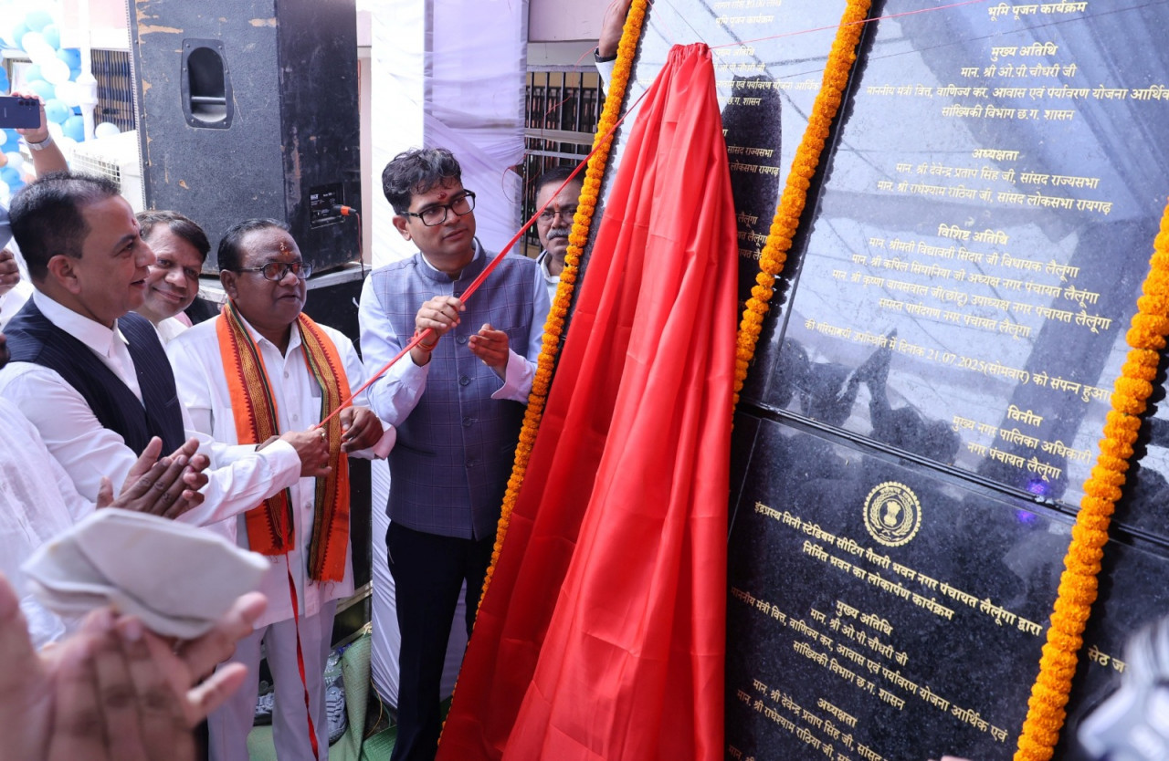 वित्त मंत्री ओ.पी.चौधरी ने लैलूंगा में किया 2.72 करोड़ रुपये के विकास कार्यों का लोकार्पण व भूमिपूजन