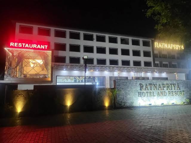 कान्हा किसली होटल के कमरे और जंगल सफारी के नाम पर फ्रॉड