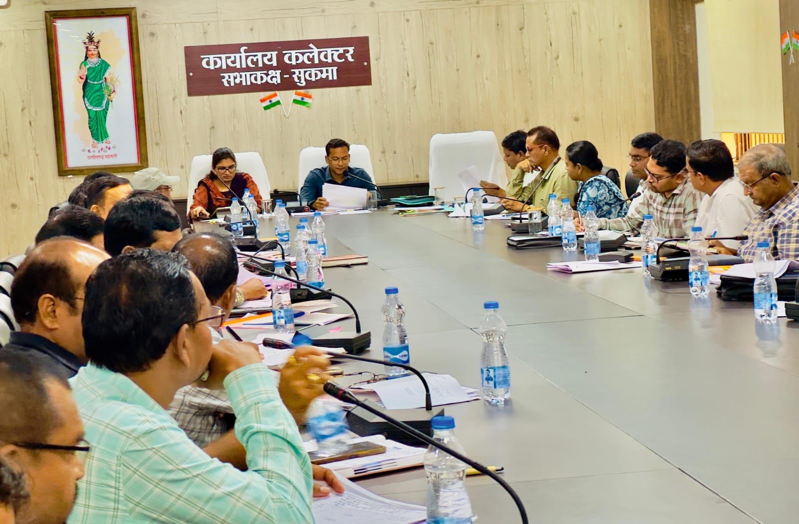 समय-सीमा की साप्ताहिक समीक्षा बैठक संपन्न : नक्सल पुनर्वास प्रकरणों के निराकरण में तेजी लाने निर्देश जारी 