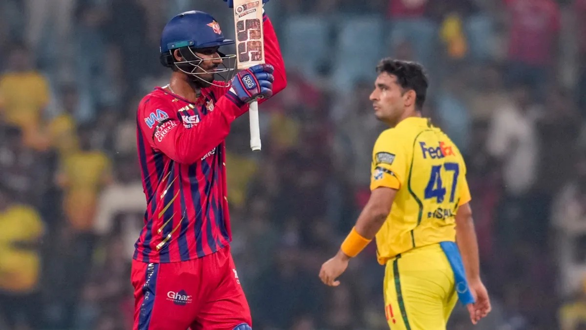 CSK के स्टार गेंदबाज ने रचा शर्मनाक इतिहास, 10 गेंदों में लुटाए 52 रन
