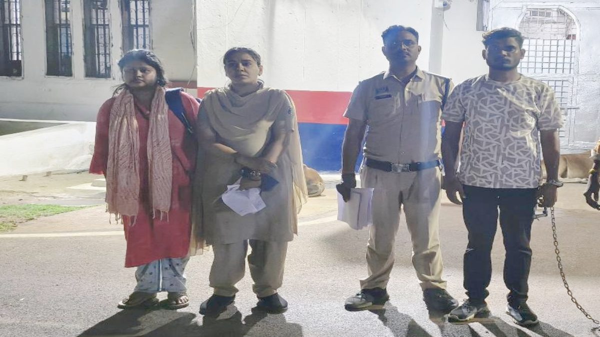 दुर्ग में बॉयफ्रेंड के लिए केयरटेकर बनी चोर, मालिक के घर से 24 हजार उड़ाकर प्रेमी संग गिरफ्तार