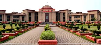 अवमानना याचिका पर हाईकोर्ट का सख्त रुख,तीन अफसरों पर वारंट हुआ जारी.., 4 सितंबर को सभी को किया तलब