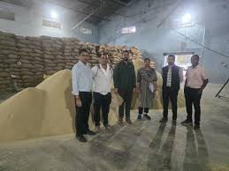धमतरी में राइस मिलों पर बड़ी कार्रवाई,प्रशासन ने पकड़ा 1.77 करोड़ का अवैध धान
