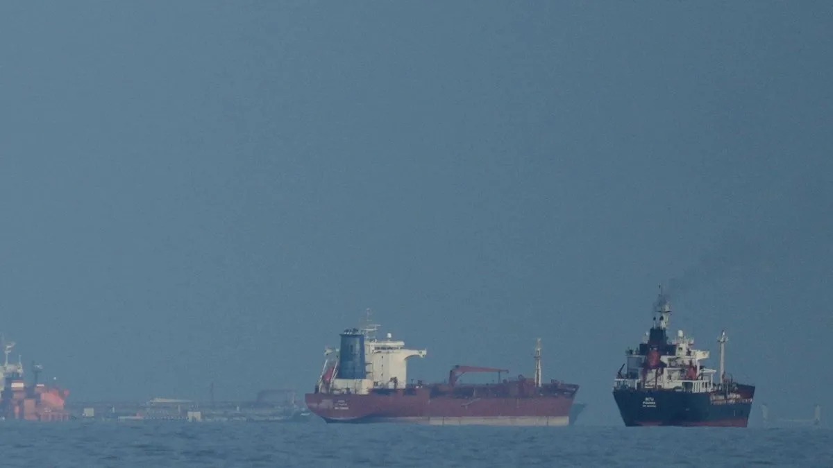 होर्मुज पर US का पहरा: ईरान के खिलाफ समुद्री नाकाबंदी से बढ़ा तनाव