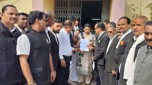 एसडीएम के खिलाफ अधिवक्ताओं ने खोला मोर्चा,पूर्णकालिक एसडीएम की नियुक्ति की मांग