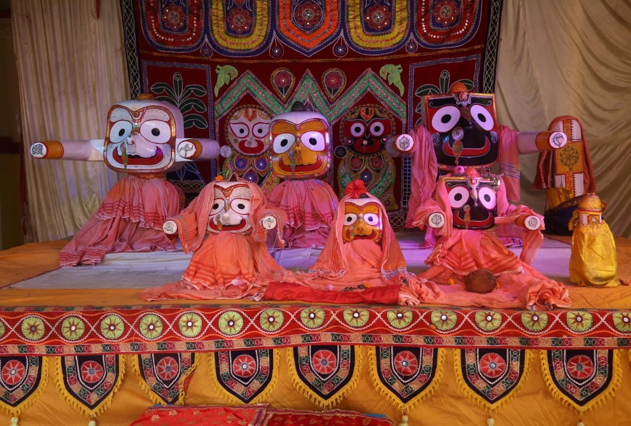 भक्ति की बयार में बहा रायगढ़: देवस्नान से प्रारंभ हुआ श्री जगन्नाथ रथोत्सव का पावन पर्व 