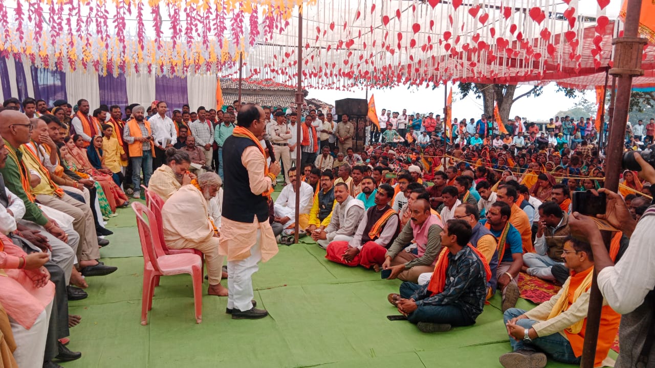 उप मुख्यमंत्री अरुण साव ने जन चौपाल लगा बैगा आदिवासियों की सुनी समस्याएं