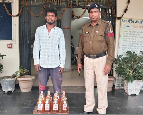 आदतन शराब कोचिया को पुलिस ने किया गिरफ्तार 