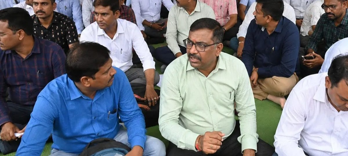 नायब तहसीलदार से कथित मारपीट मामला गरमाया, छत्तीसगढ़ में तहसीलदारों की सामूहिक हड़ताल