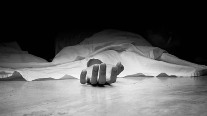 दिल दहला देने वाली घटना: एक ही परिवार के 4 सदस्यों की मौत, कमरे में मिले बच्चों के शव, पति-पत्नी फंदे से लटके