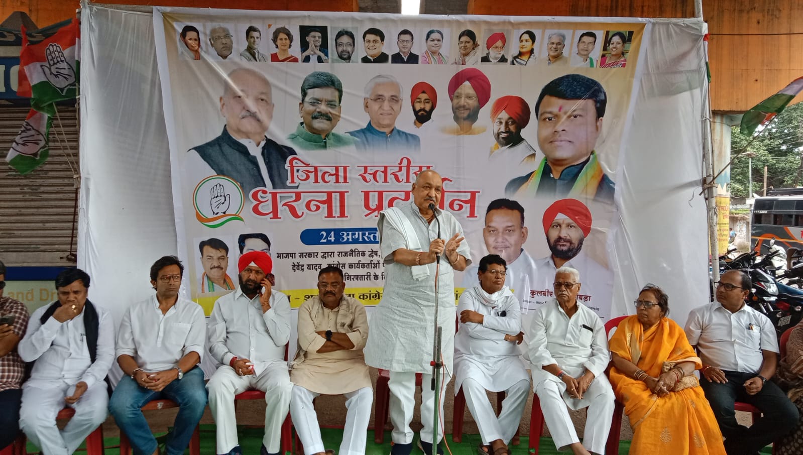 विपक्ष की आवाज दबा रही साय सरकारः चौबे
