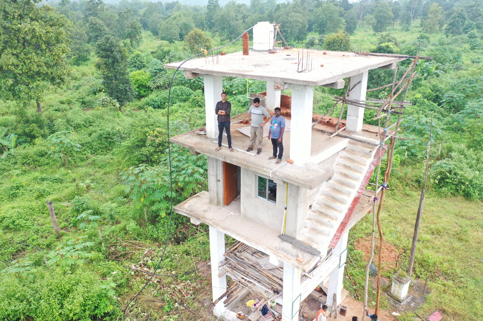 उदन्ती सीतानदी टायगर रिजर्व गरियाबंद मे अब वन्य प्राणी पेयजल के लिये नही भटकेगे अपराधियो की खैर नही तीसरी आंख से निगरानी