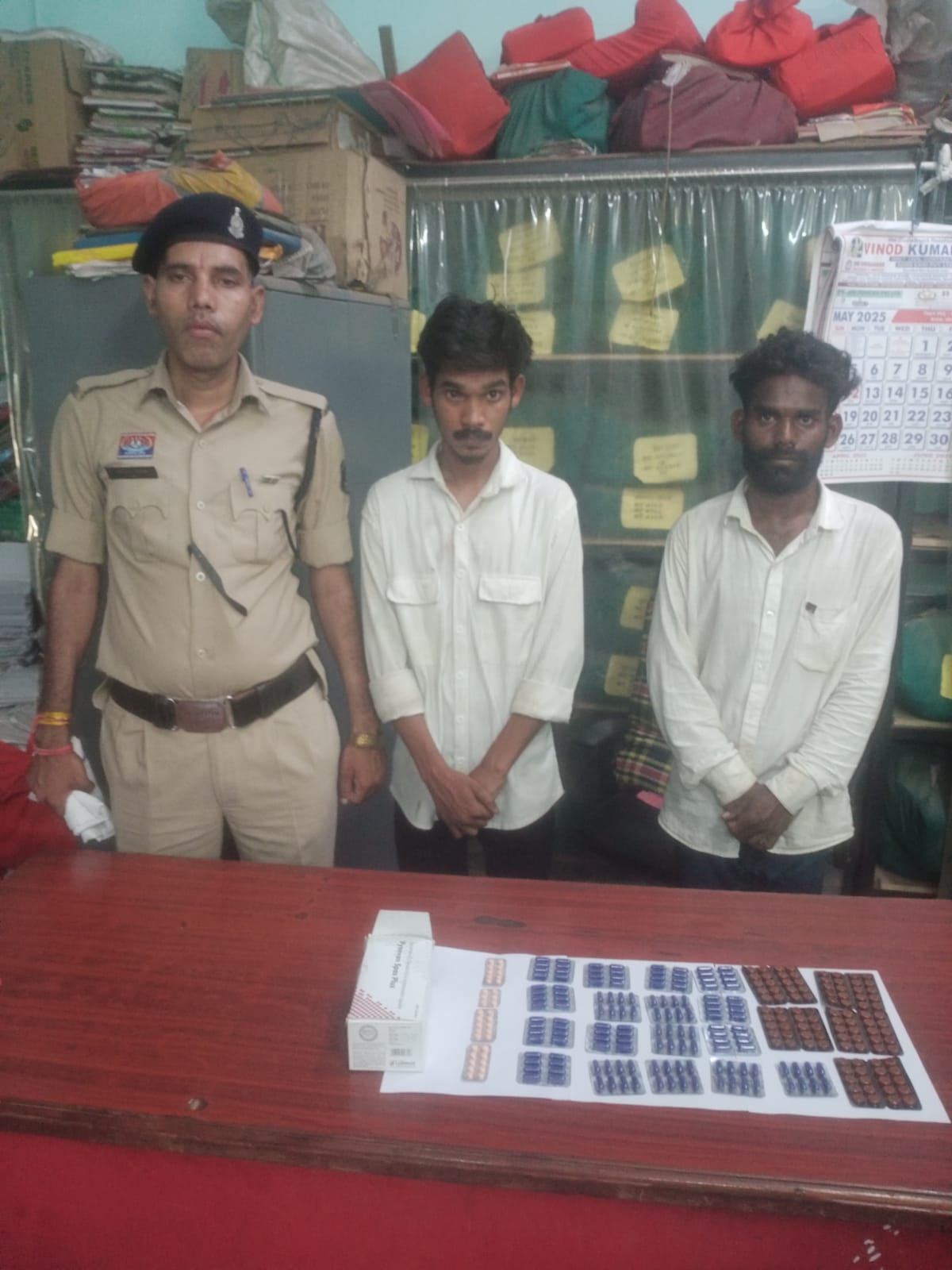 प्रतिबंधित नशीली टेबलेट के साथ 02 आरोपी गिरफ्तार