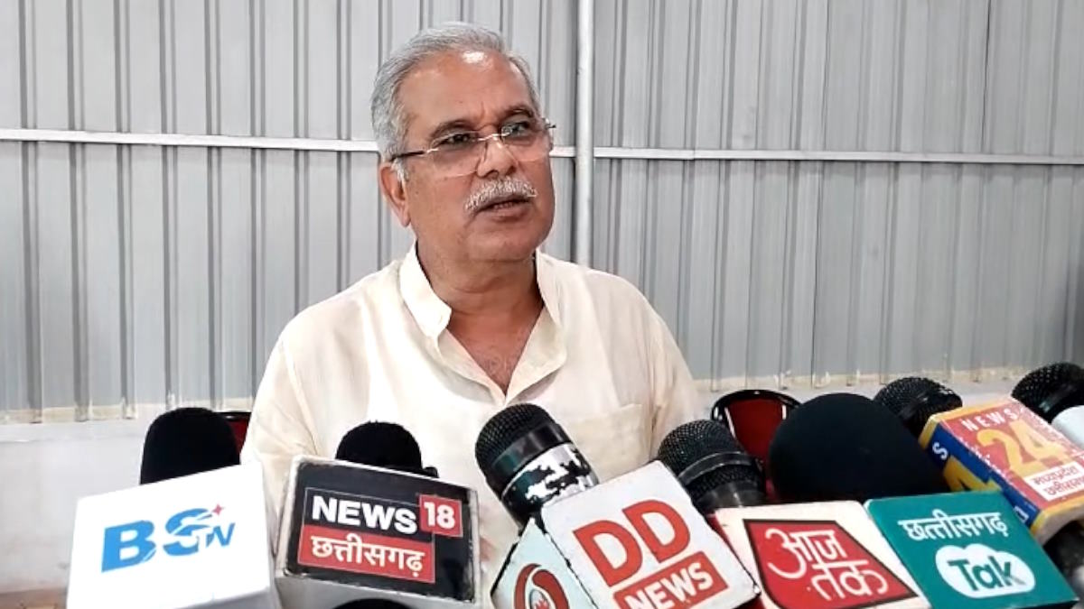अधिकारियों को चुनाव आयोग से बात करने के दिए निर्देश,छत्तीसगढ़ के कर्मचारियों को देना चाहते हैं केंद्र के समान डीए: मुख्यमंत्री बघेल 
