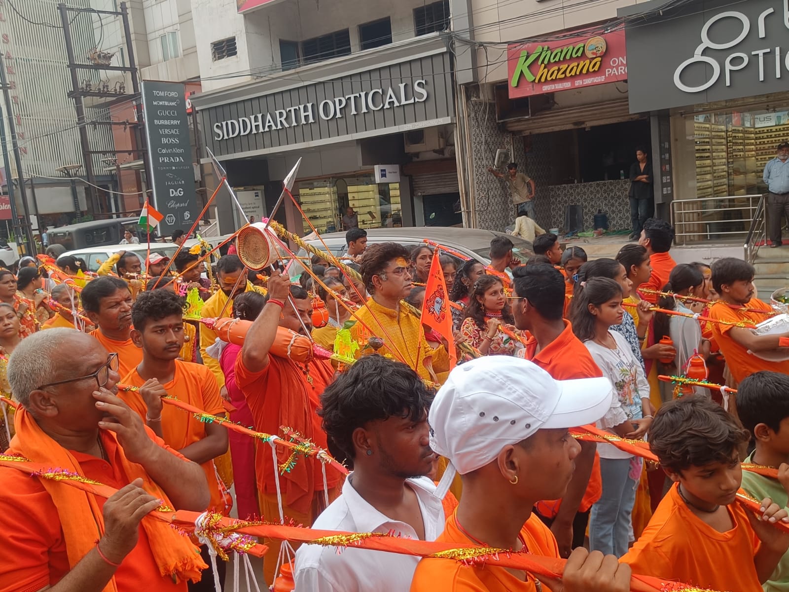 हाटकेश्वर महादेव कांवर यात्रा समिति द्वारा रविवार को कामना पूर्ति भव्य कांवर यात्रा का हुआ आयोजन