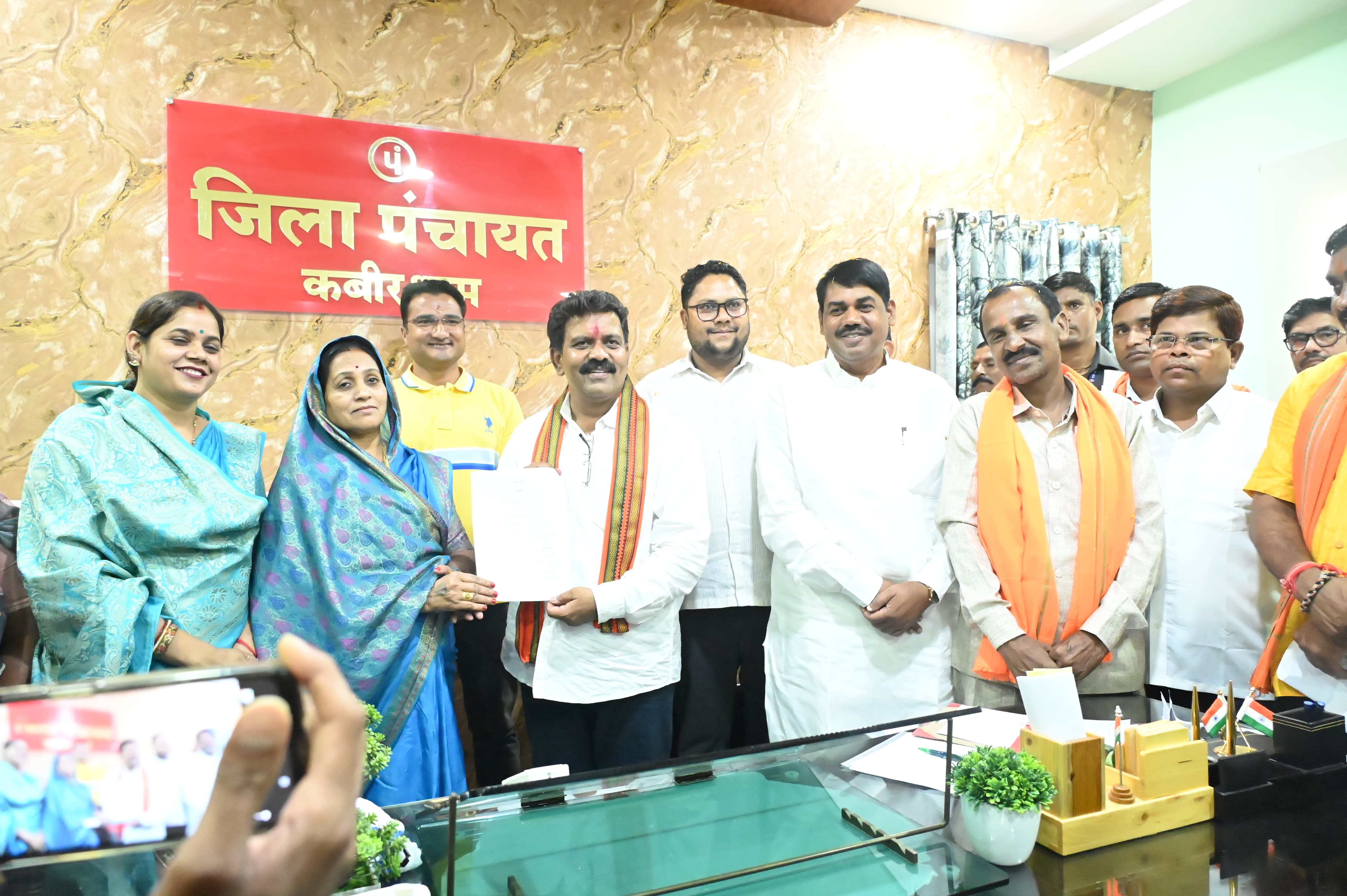 उप मुख्यमंत्री विजय शर्मा ने जिला पंचायत की सदस्यता से दिया त्यागपत्र