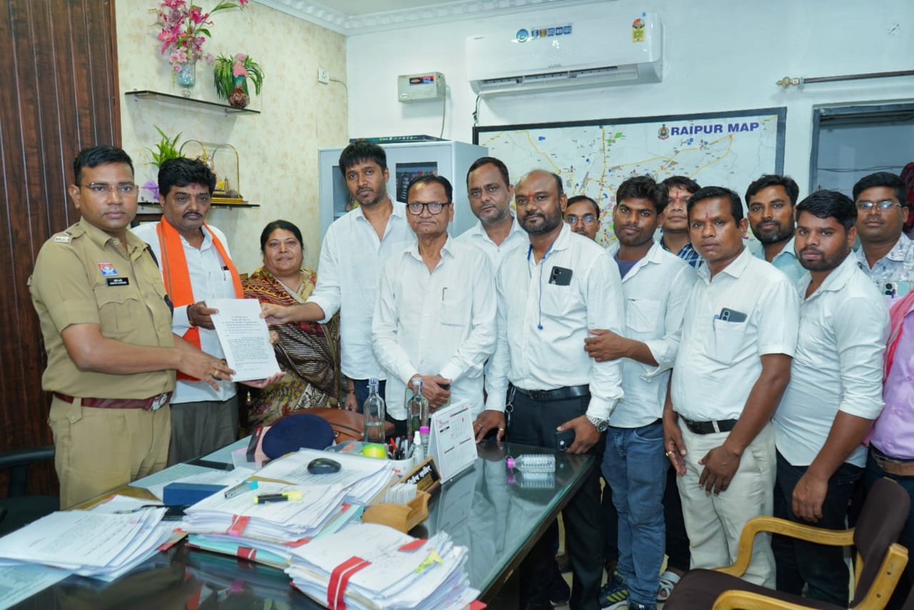 नलवा सीमेंट के खिलाफ जनप्रतिनिधि पहुंचे अधिकारियो के पास,पहले ही चेताया