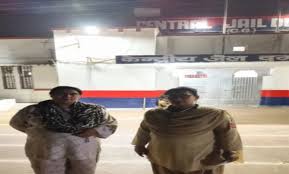 वर्दी ने लूटा सोना, जेल में जन्मा मासूम: मां की सजा, बच्चे का अपराध क्या?