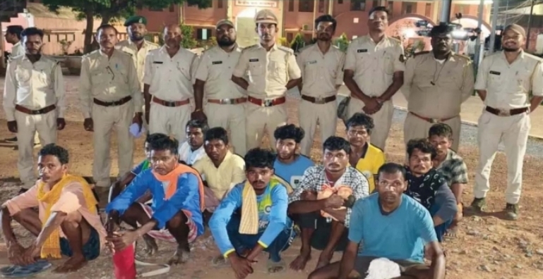 सुकमा से माचकोट के जंगलों पर कब्जा करने पहुंचे 12 आरोपी गिरफ्तार, वन विभाग ने दर्ज किया अपराध, भेजे गए जेल