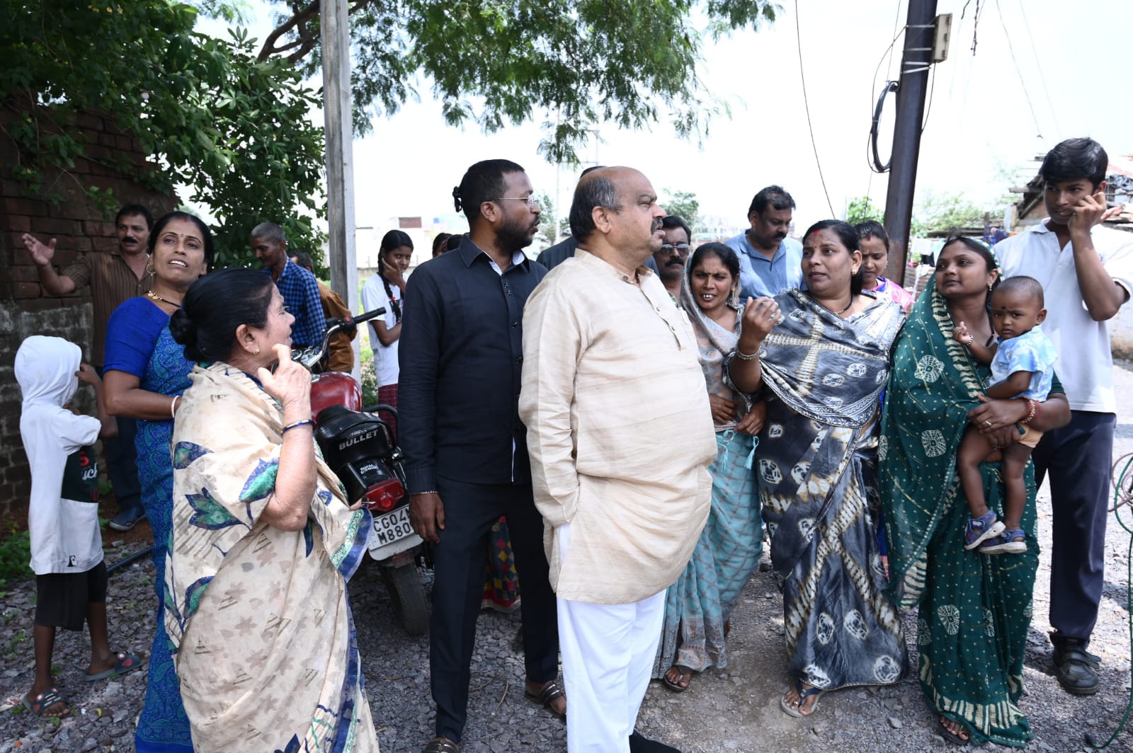 विधायक पुरंदर मिश्रा के नेतृत्व में गुरु गोबिंद सिंह वार्ड में जनसंपर्क,जनता की समस्याओं का प्राथमिकता से समाधान सुनिश्चित