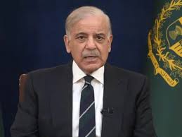 पाकिस्तान में तेल मंहगा, मंत्रियों की सैलरी-विदेश दौरों पर रोक