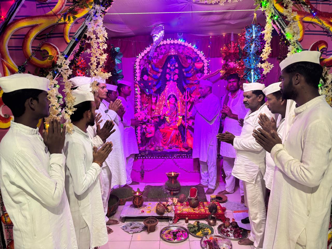  माँ दुर्गा की भक्ति से गूंजा केन्द्रीय जेल रायपुर, 802 बंदियों ने रखा व्रत