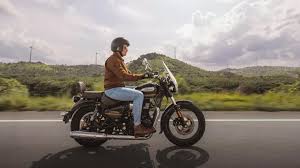 Royal Enfield 2025 Meteor 350 को भारत में लॉन्‍च किया गया