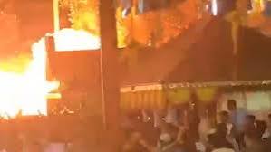 मंदिर में रखे पटाखों में विस्फोट से 154 लोग घायल, आठ की हालत गंभीर
