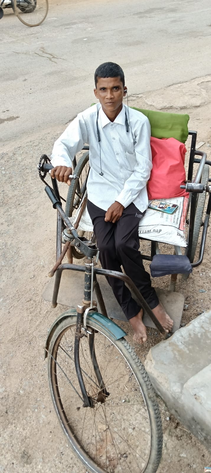 सुशासन तिहार में आवेदन करने के बाद भी टेकराम को नहीं मिला दिव्यांगता का लाभ