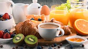 जानिए सुबह खाली पेट क्या खाना फायदेमंद है? 