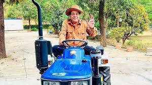 अपार धन-संपत्ति के मालिक हैं धर्मेंद्र, 65 साल में 300 फिल्में, 100 एकड़ में फार्महाउस... 